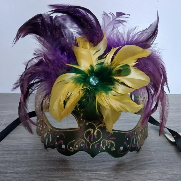 MARDI GRAS Feather Embellished Handpainted Masquerade Mask - Picture 5 of 14